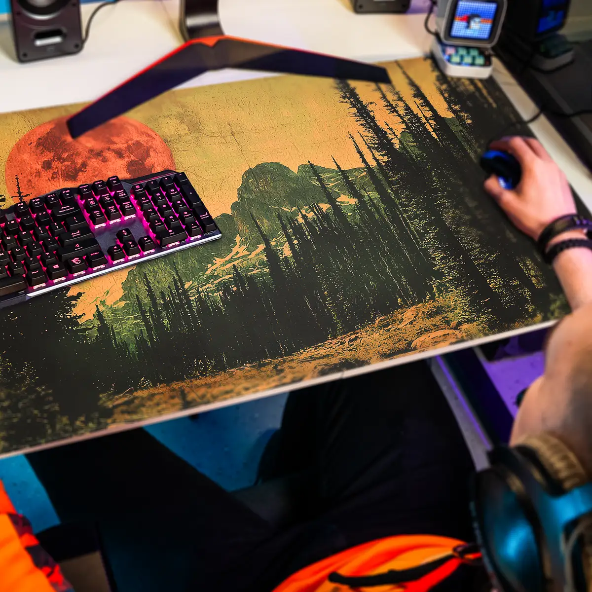 Mousepad Crimson Moon - Image 2