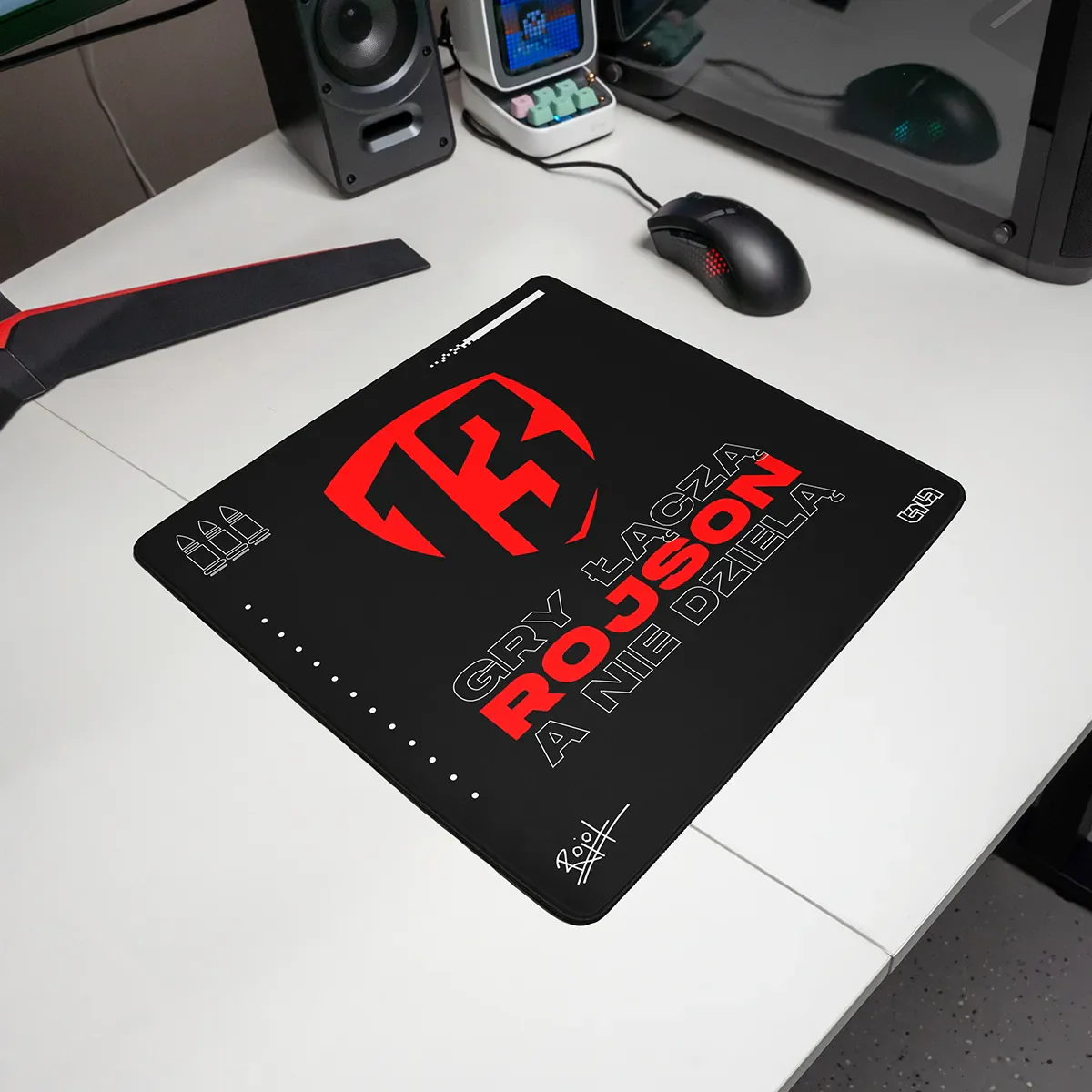 Mousepad Games Unite Not Divide - Image 23