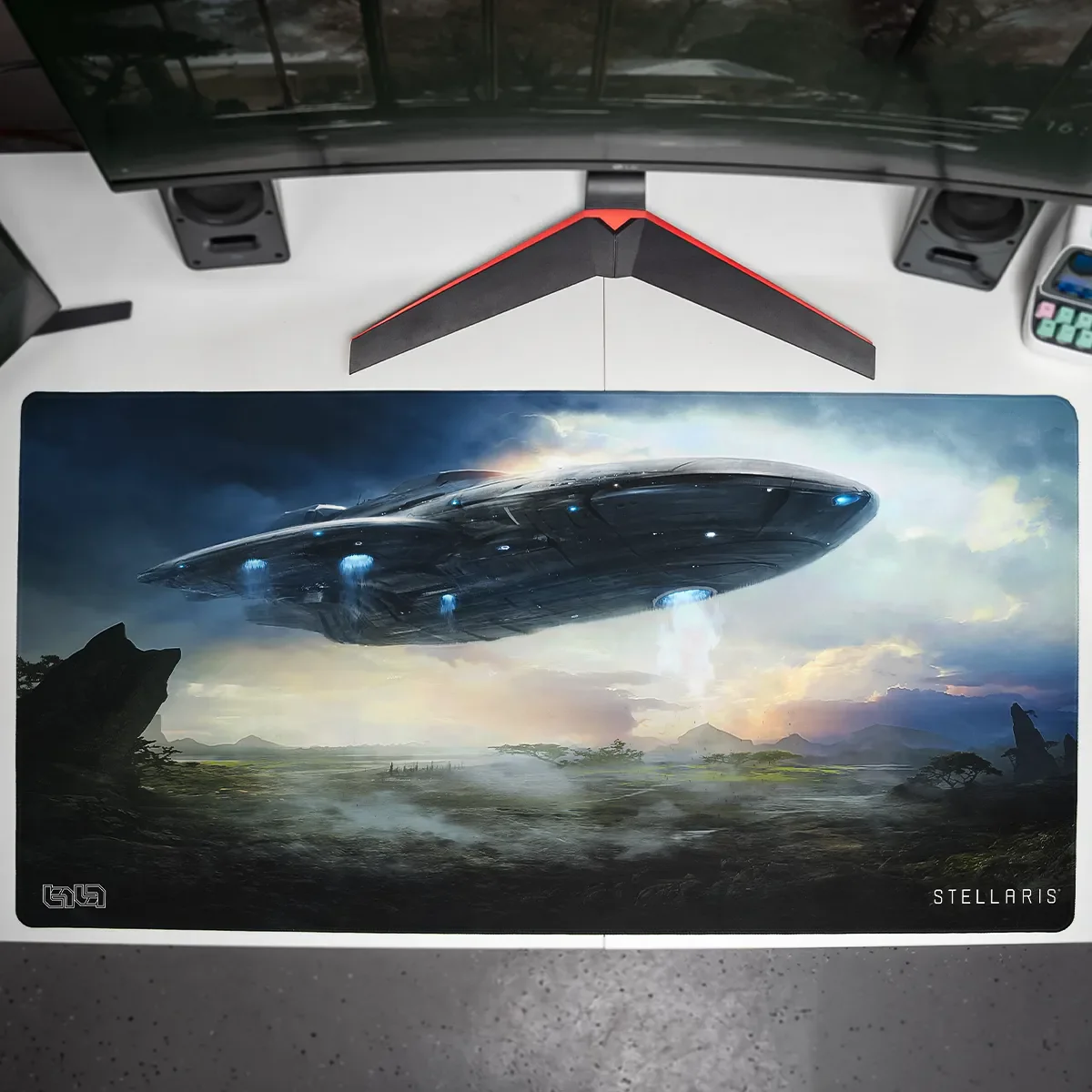 Mousepad Landing Ship by Kentaro Kanamoto