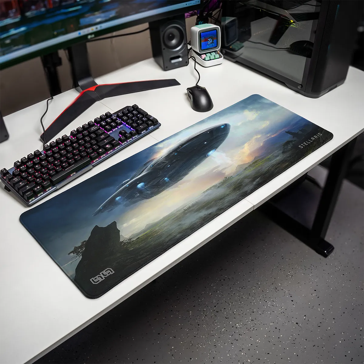 Mousepad Landing Ship by Kentaro Kanamoto - Image 14