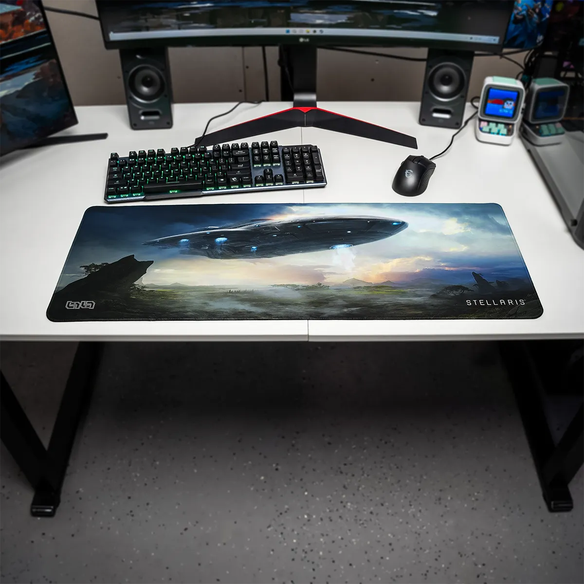 Mousepad Landing Ship by Kentaro Kanamoto - Image 15