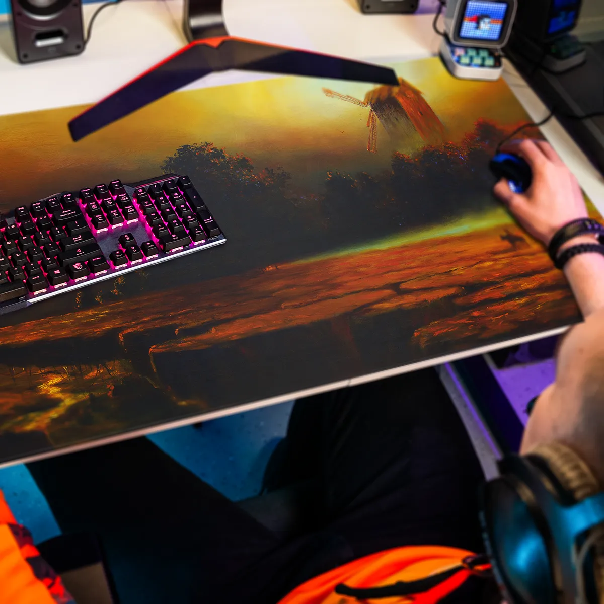 Mousepad Nocturn with a Faulty Knight - Image 2