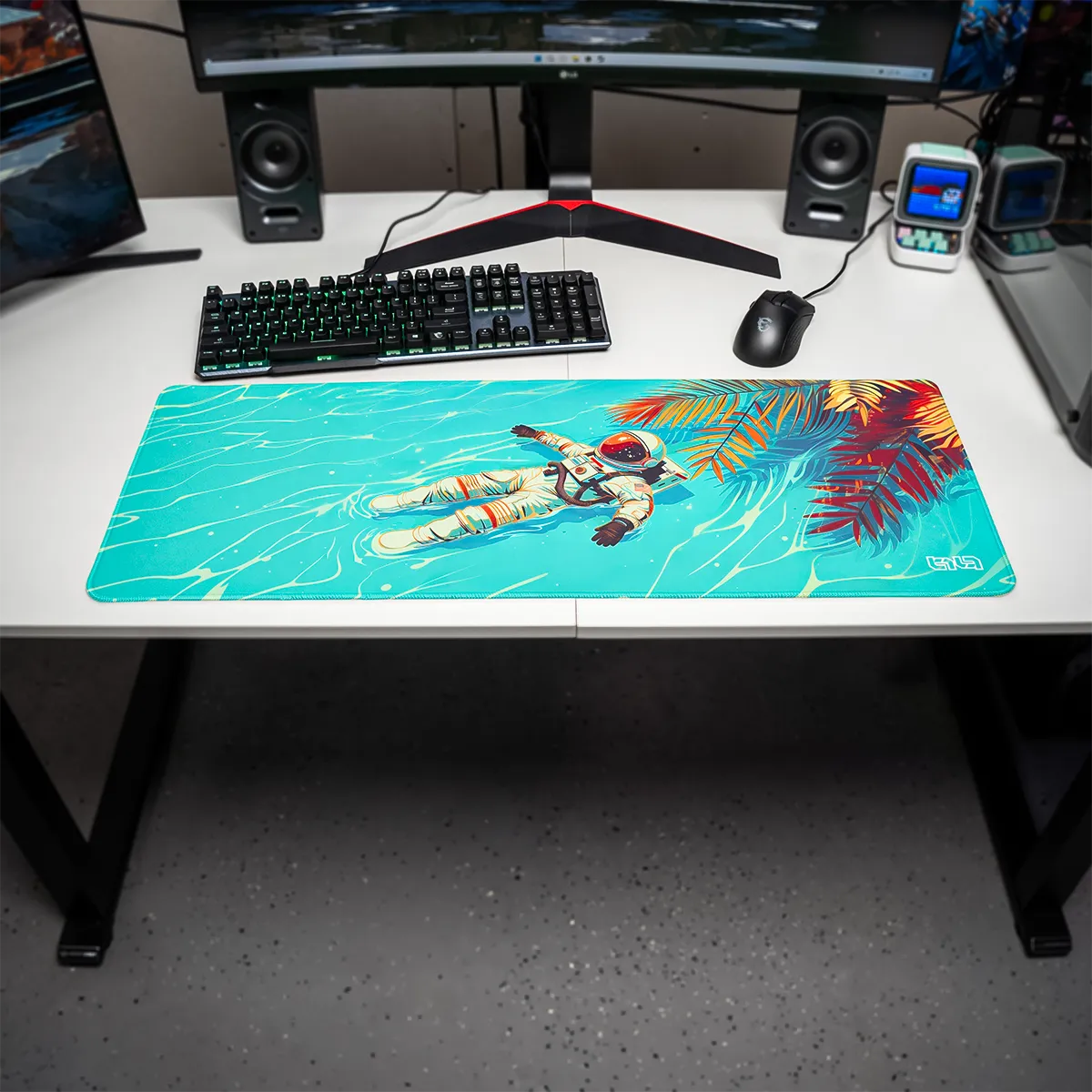 Mousepad Swimmin and Chillin - Image 15