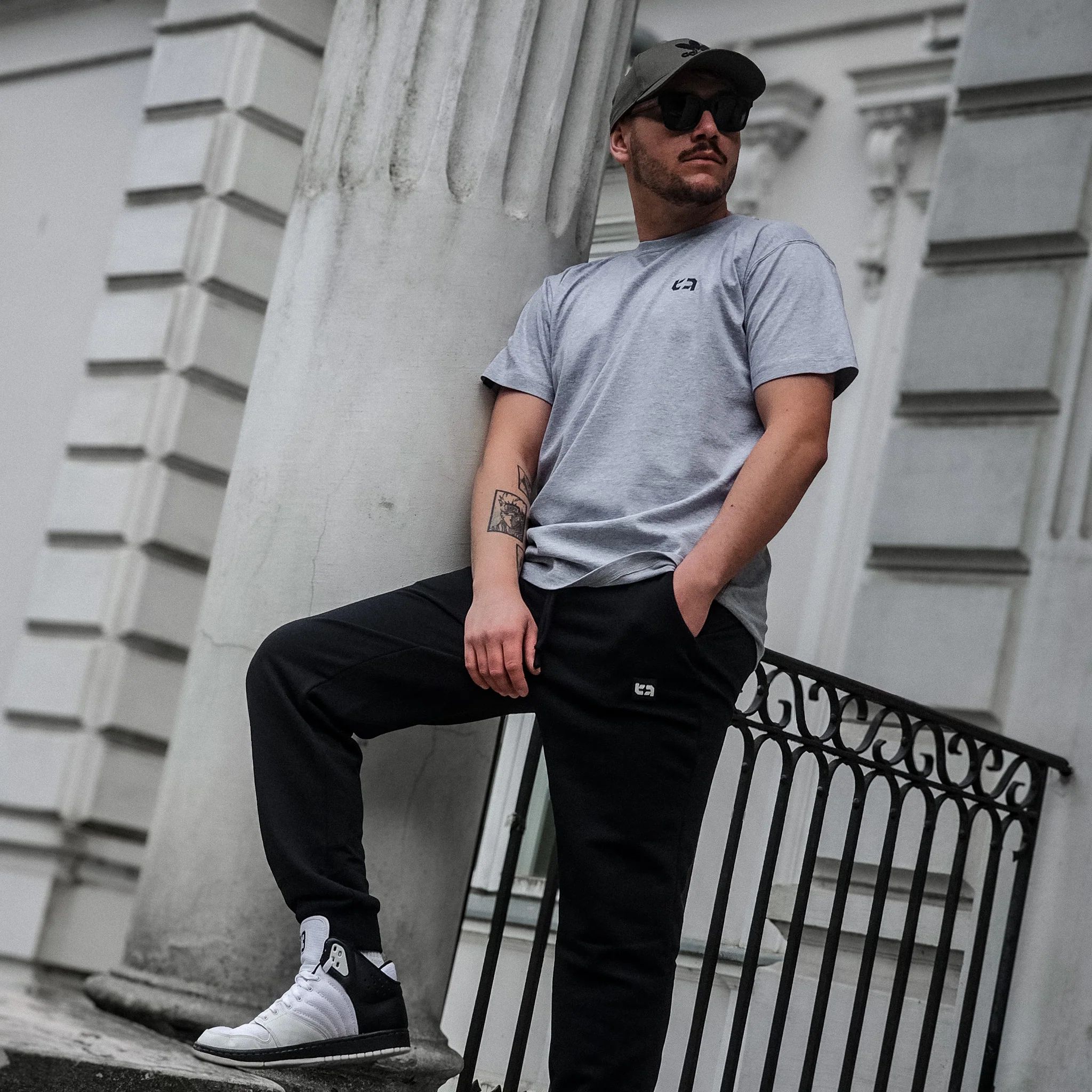 Sweatpants Simple Tilt - Image 2